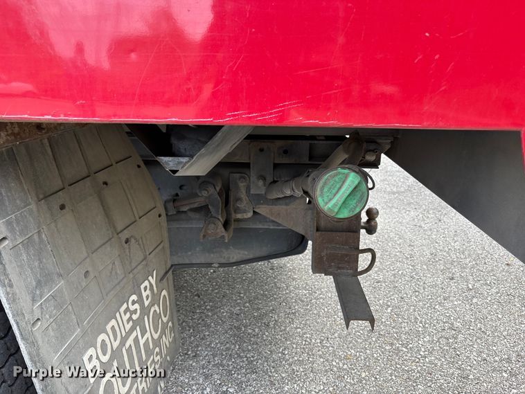 image for item FC4661 2015 Ford F550 Super Duty chipper truck