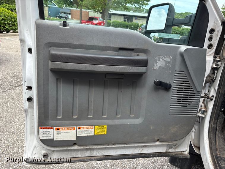 image for item FC4661 2015 Ford F550 Super Duty chipper truck