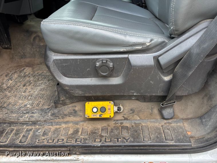 image for item FC4661 2015 Ford F550 Super Duty chipper truck