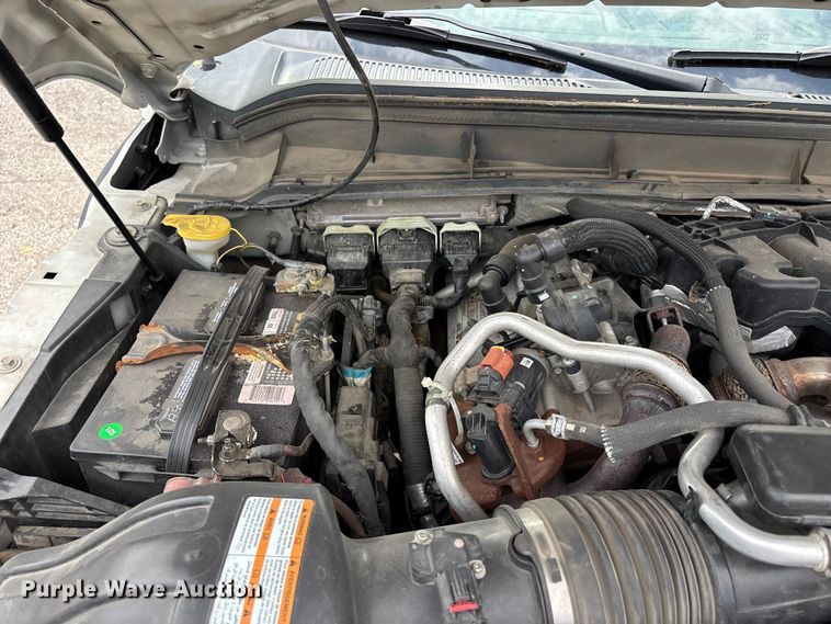image for item FC4661 2015 Ford F550 Super Duty chipper truck
