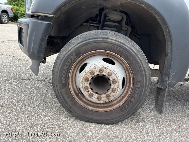 image for item FC4661 2015 Ford F550 Super Duty chipper truck