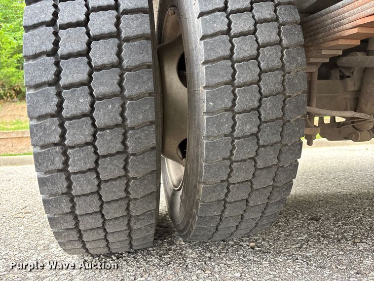image for item FC4661 2015 Ford F550 Super Duty chipper truck