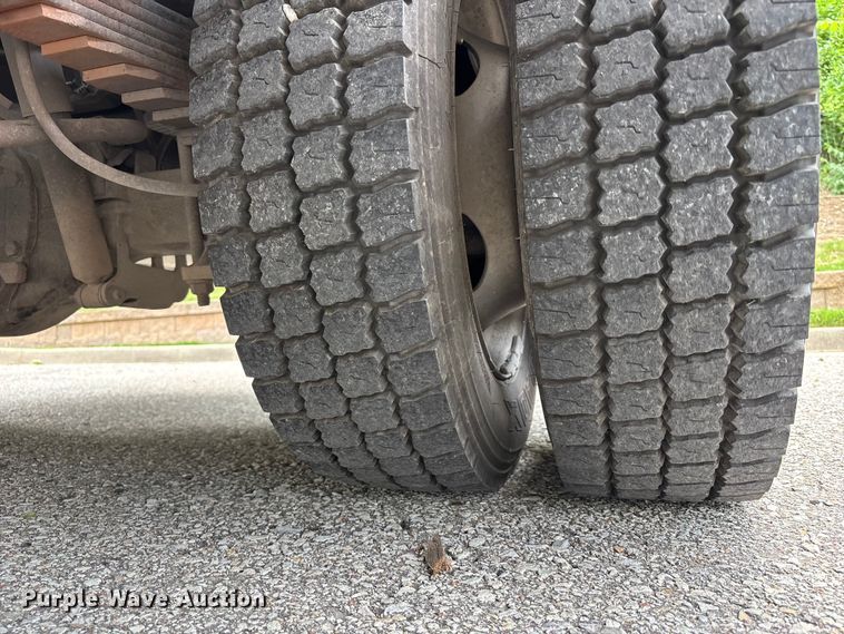 image for item FC4661 2015 Ford F550 Super Duty chipper truck