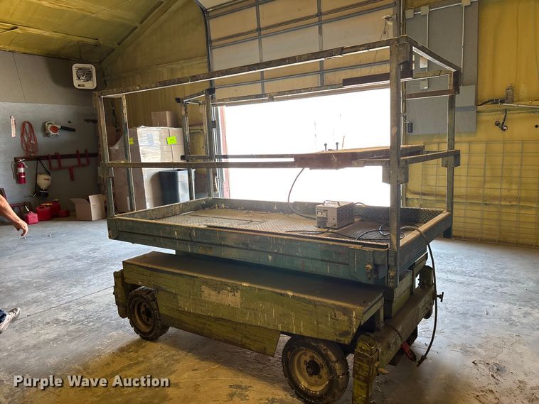 image for item FC4662 Mite-e-lift scissor lift