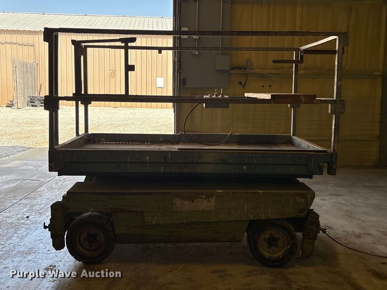 image for item FC4662 Mite-e-lift scissor lift
