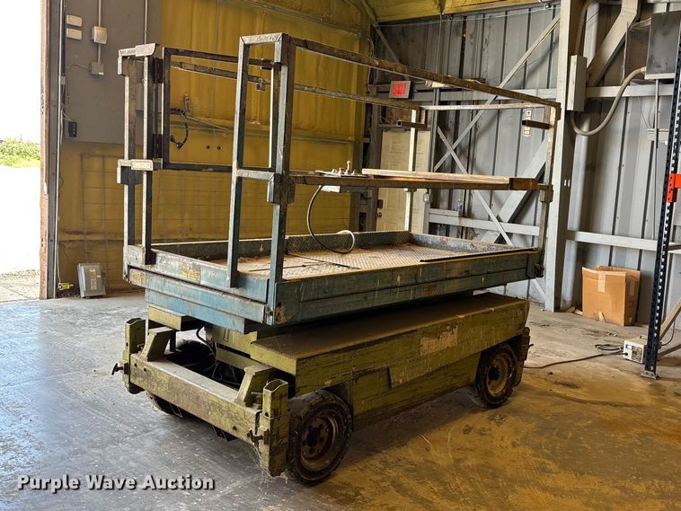 image for item FC4662 Mite-e-lift scissor lift