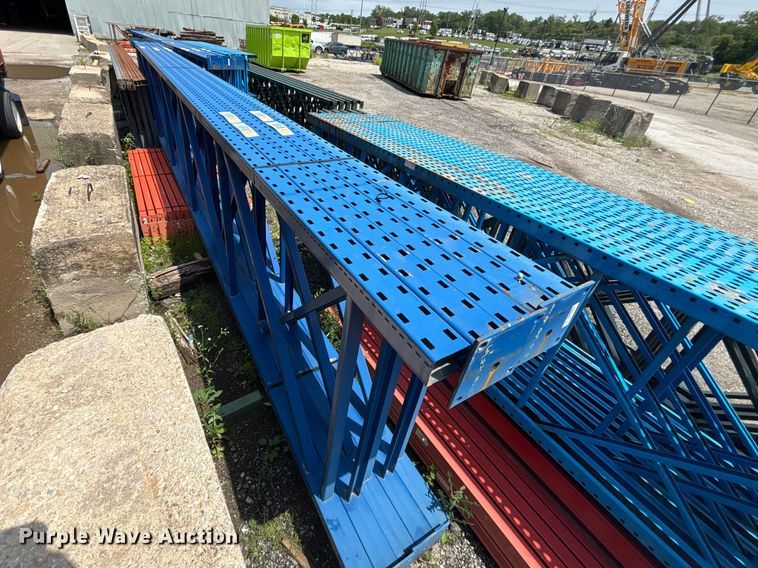 T-bolt pallet racking