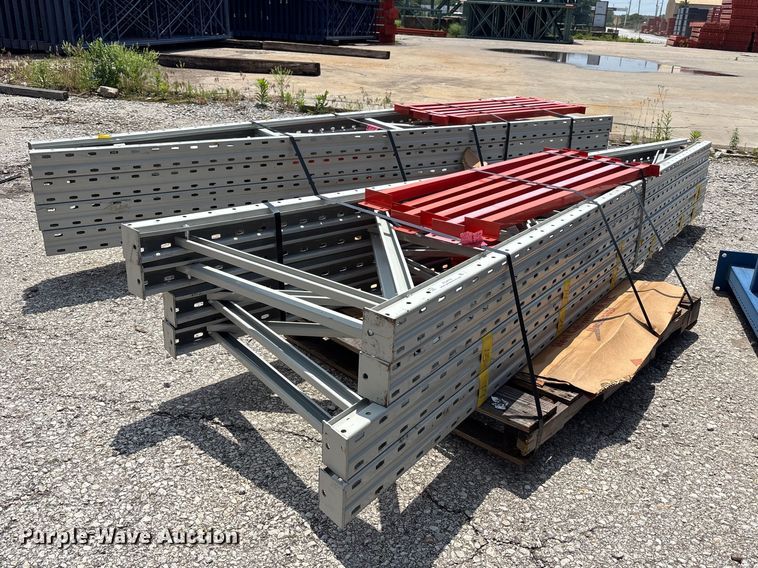 T-bolt pallet racking