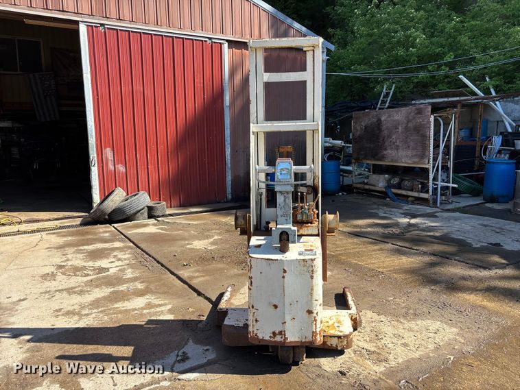 image for item FC4702 Crown WT-130-S order picker