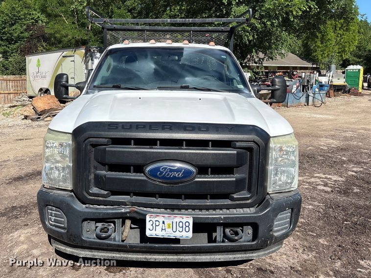 image for item FC4703 2011 Ford F350 Super Duty utility bed pickup truck