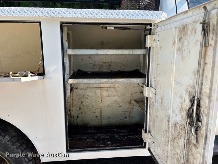 image for item FC4703 2011 Ford F350 Super Duty utility bed pickup truck