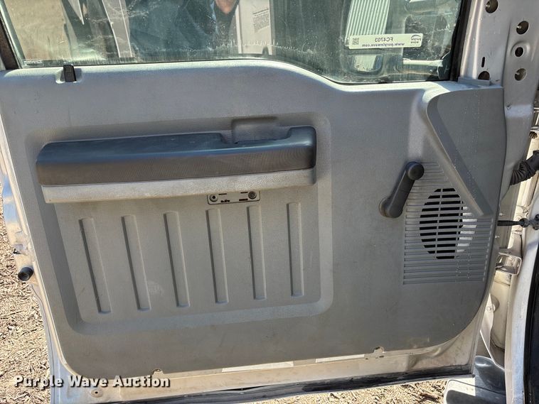 image for item FC4703 2011 Ford F350 Super Duty utility bed pickup truck