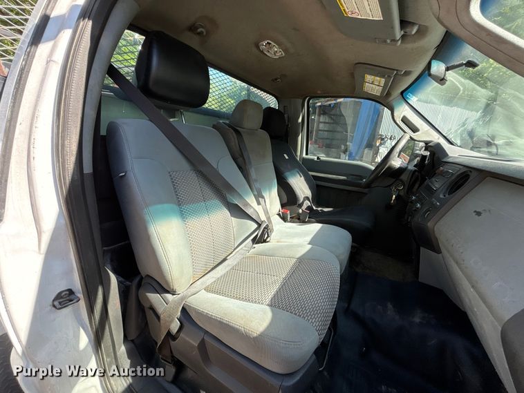 image for item FC4703 2011 Ford F350 Super Duty utility bed pickup truck