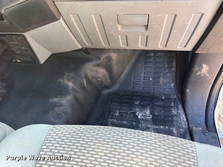 image for item FC4703 2011 Ford F350 Super Duty utility bed pickup truck