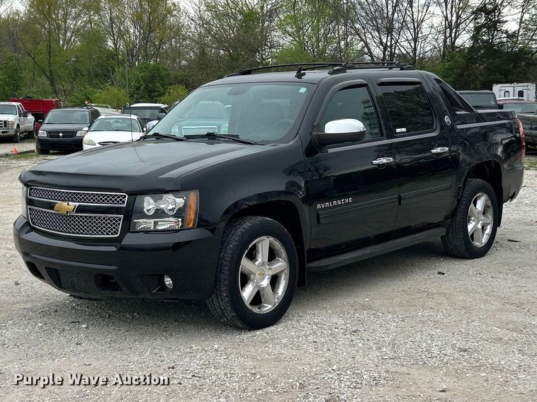 image for item FC5405 2013 Chevrolet Avalanche Crew Cab pickup truck