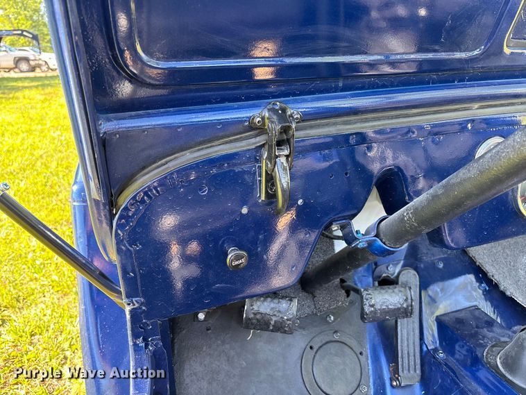 image for item FC5720 1959 Willys DJ SUV