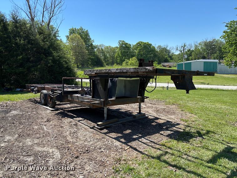 image for item FC5721 1998 Coachman trailer chassis