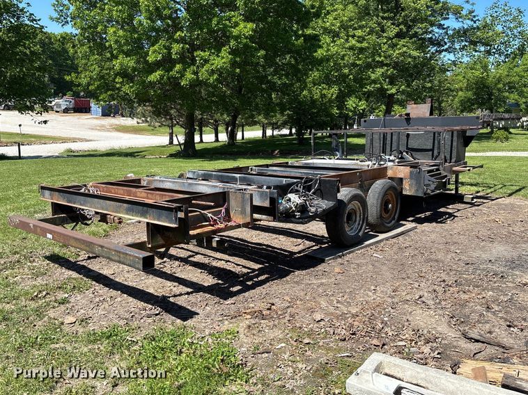 image for item FC5721 1998 Coachman trailer chassis