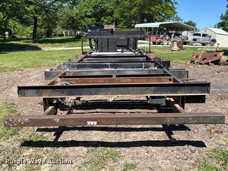 image for item FC5721 1998 Coachman trailer chassis