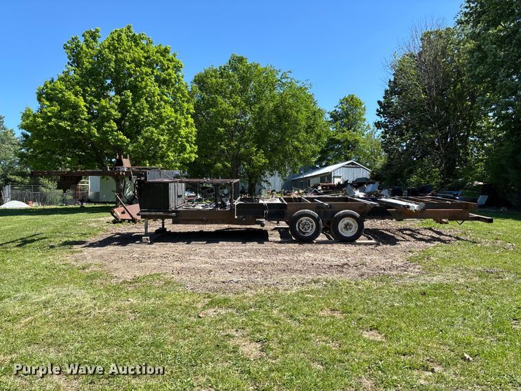 image for item FC5721 1998 Coachman trailer chassis