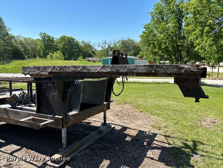 image for item FC5721 1998 Coachman trailer chassis