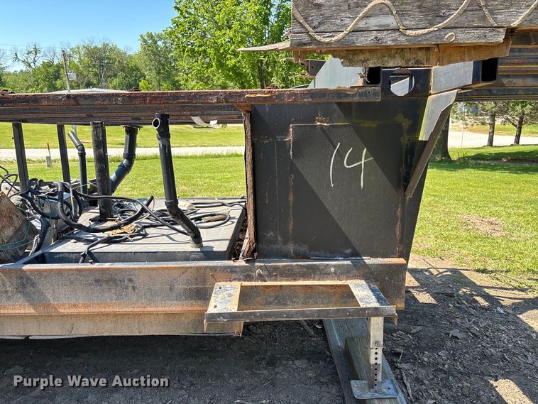 image for item FC5721 1998 Coachman trailer chassis