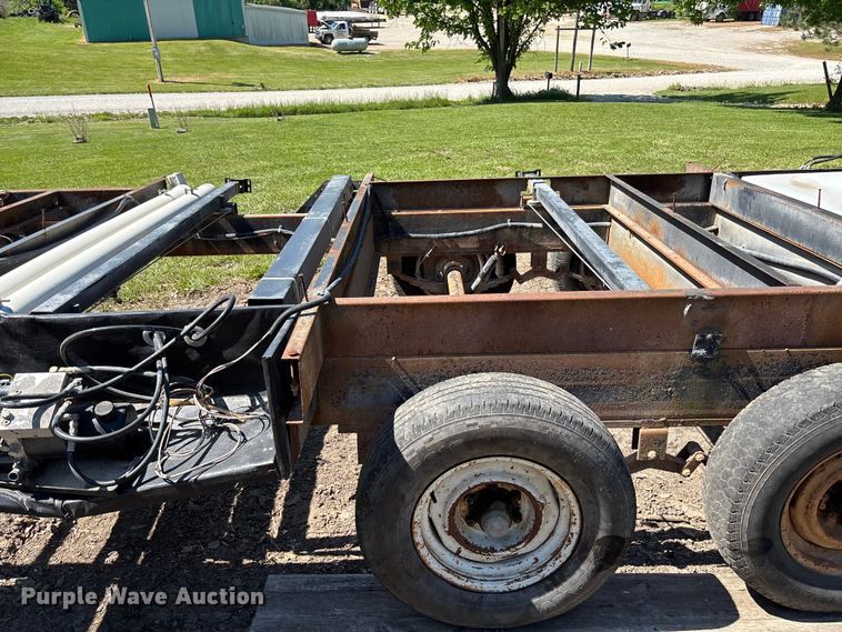 image for item FC5721 1998 Coachman trailer chassis