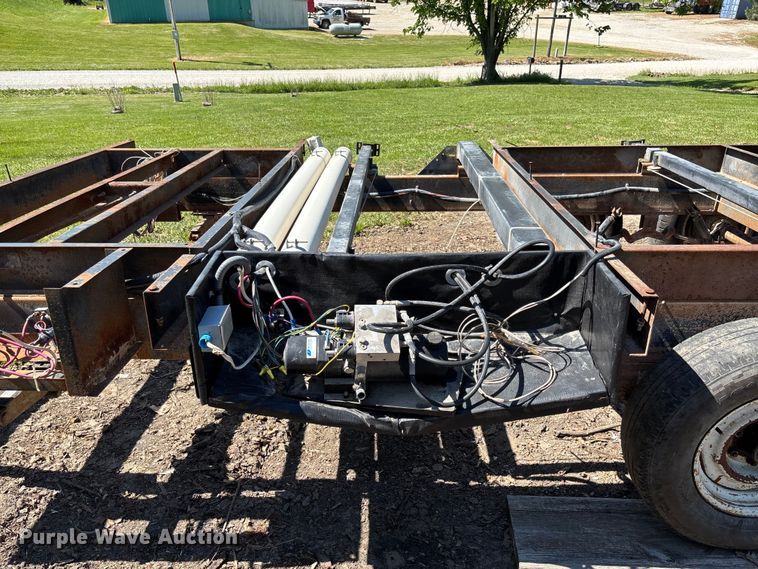 image for item FC5721 1998 Coachman trailer chassis