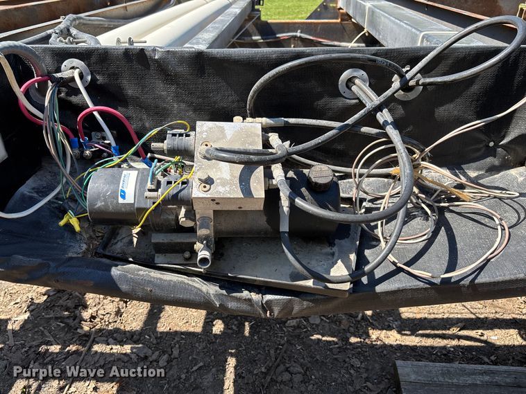 image for item FC5721 1998 Coachman trailer chassis