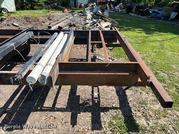 image for item FC5721 1998 Coachman trailer chassis