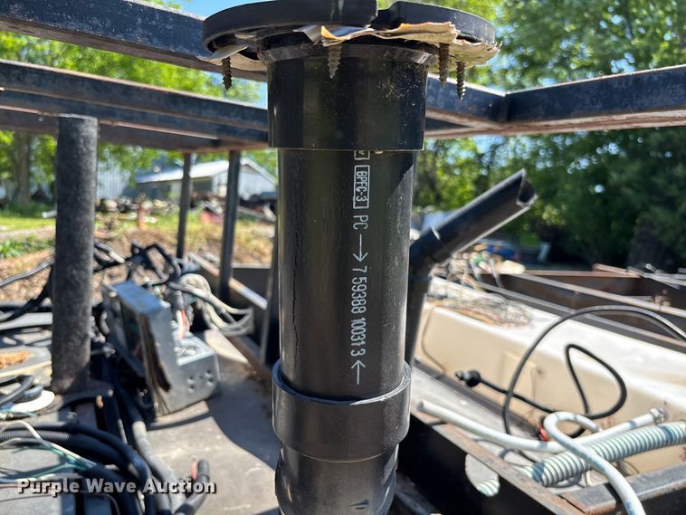 image for item FC5721 1998 Coachman trailer chassis