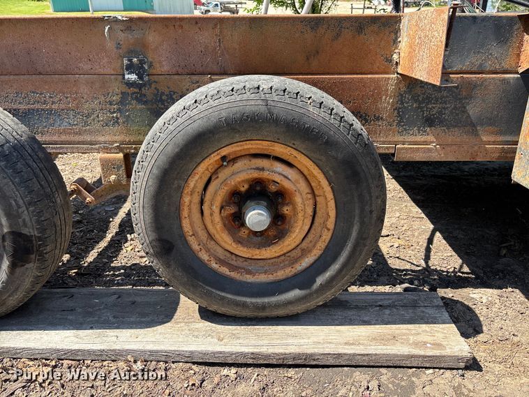 image for item FC5721 1998 Coachman trailer chassis