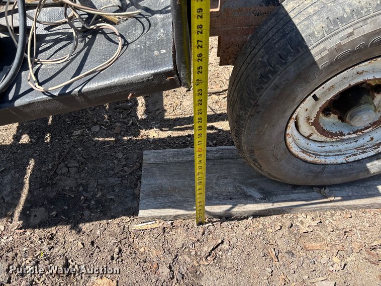 image for item FC5721 1998 Coachman trailer chassis