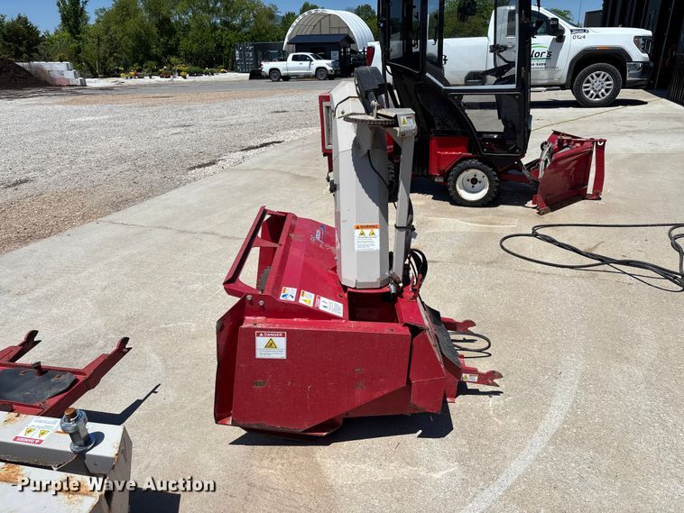 image for item FC5722 Ventrac 3400Y municipal tractor