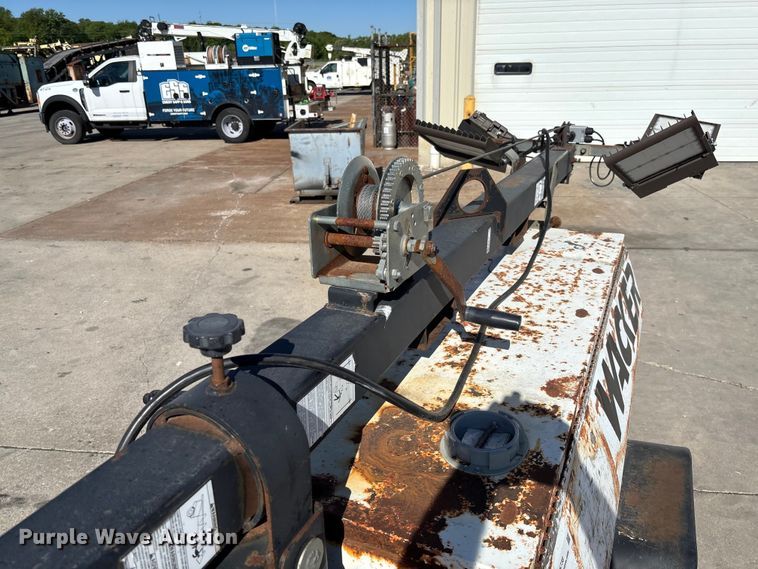 image for item FC5738 2005 Wacker LTC4L light plant