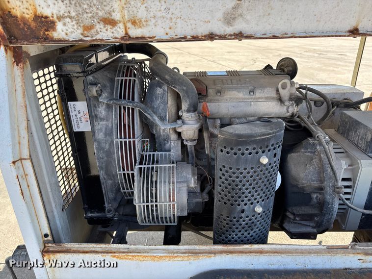 image for item FC5738 2005 Wacker LTC4L light plant