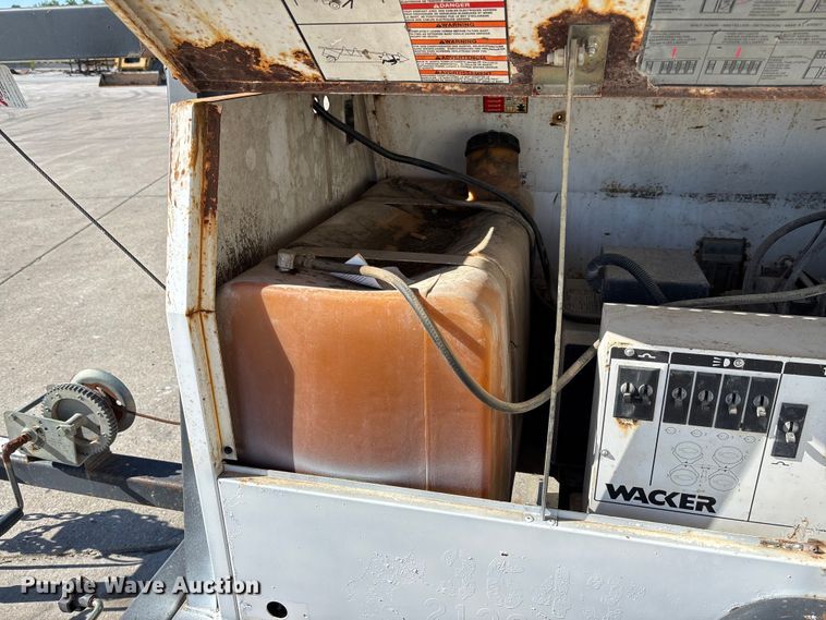 image for item FC5738 2005 Wacker LTC4L light plant