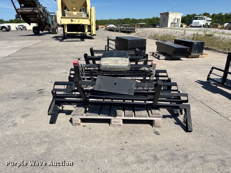 image for item FC5761 (4) headache racks