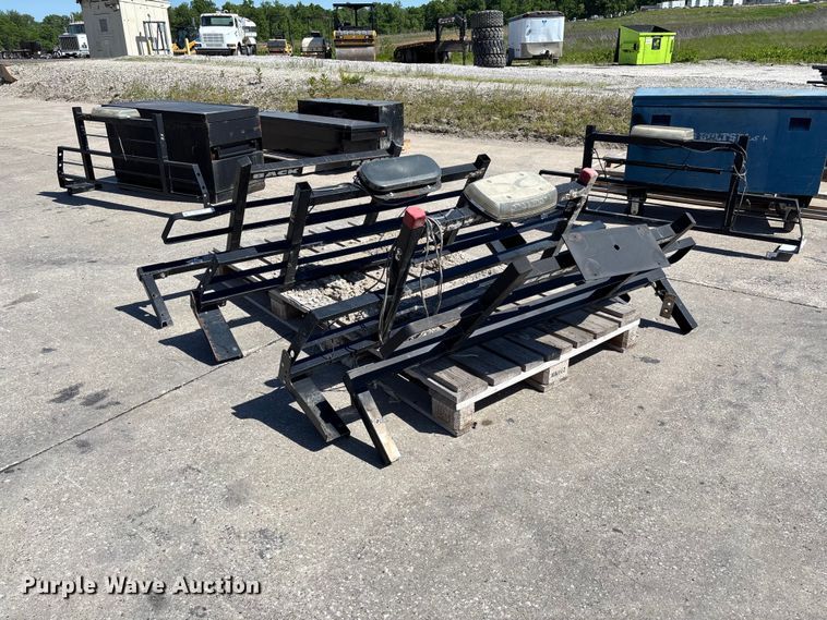 image for item FC5761 (4) headache racks
