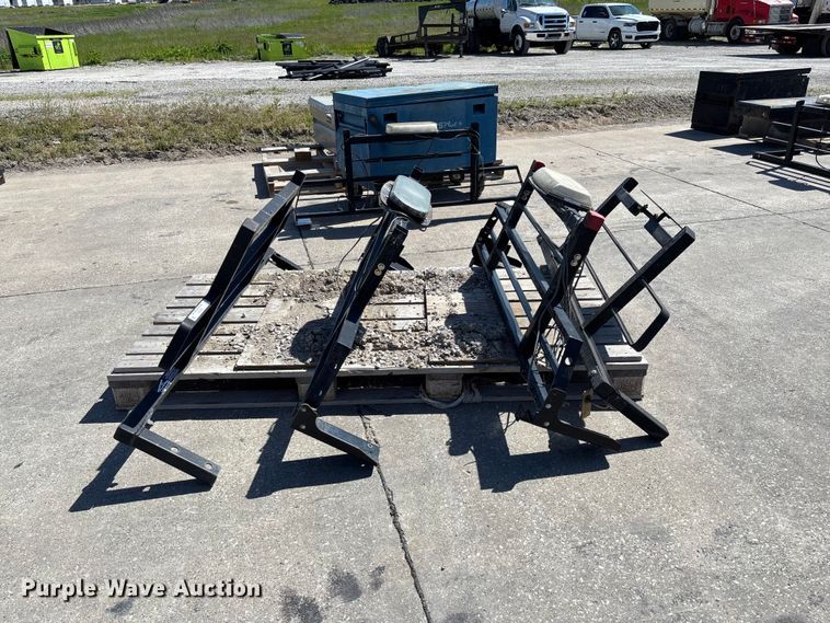 image for item FC5761 (4) headache racks