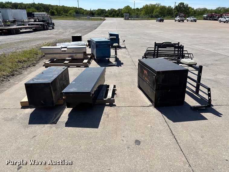 image for item FC5762 Truck parts