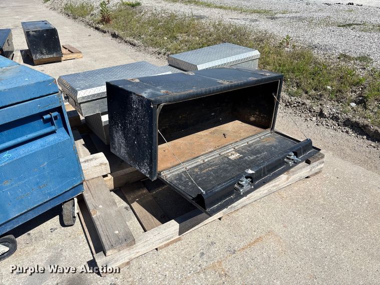 image for item FC5763 Truck parts