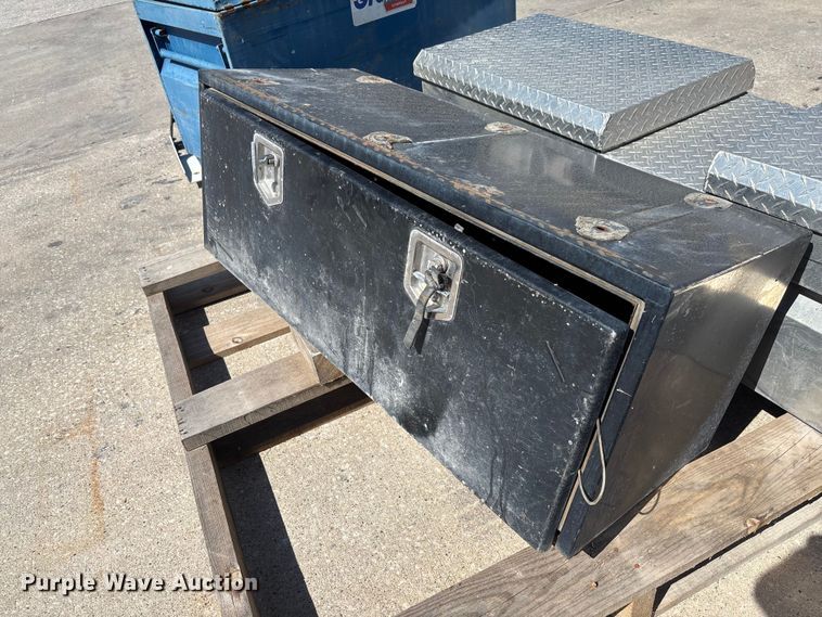 image for item FC5763 Truck parts