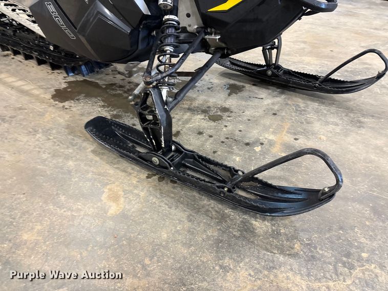 image for item FC5792 2016 Polaris RMK 800 Assault 155 snowmobile