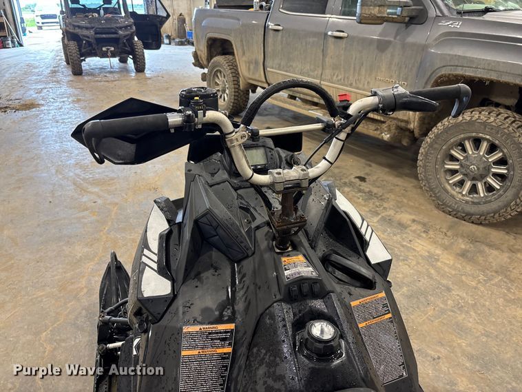 image for item FC5792 2016 Polaris RMK 800 Assault 155 snowmobile