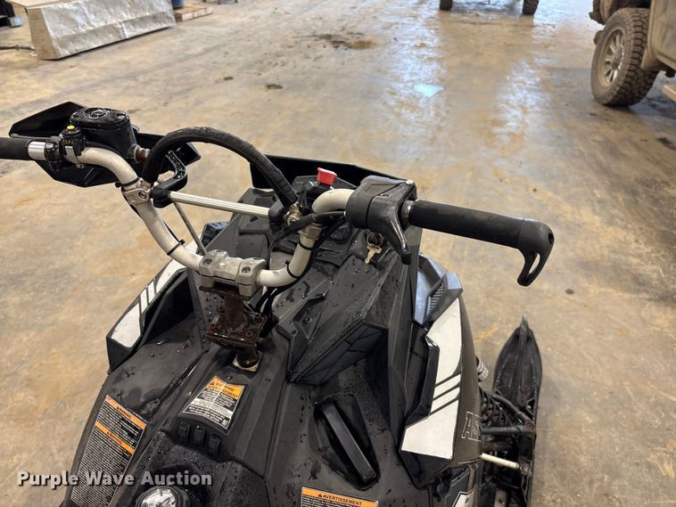 image for item FC5792 2016 Polaris RMK 800 Assault 155 snowmobile
