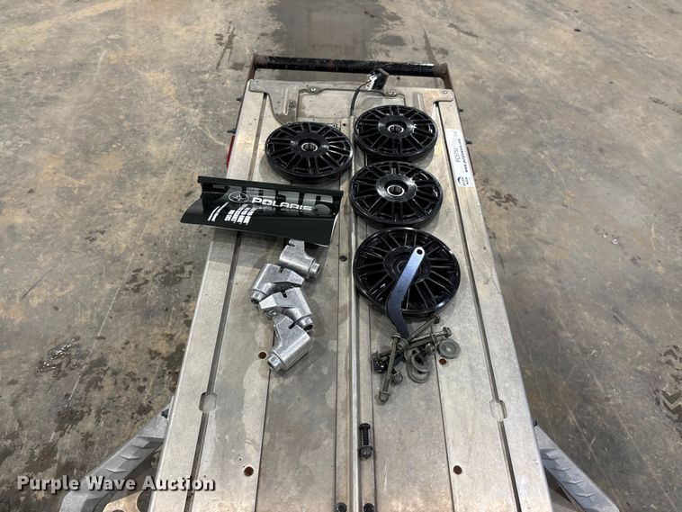 image for item FC5792 2016 Polaris RMK 800 Assault 155 snowmobile