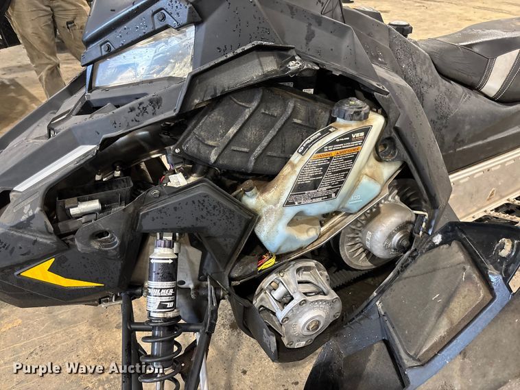 image for item FC5792 2016 Polaris RMK 800 Assault 155 snowmobile