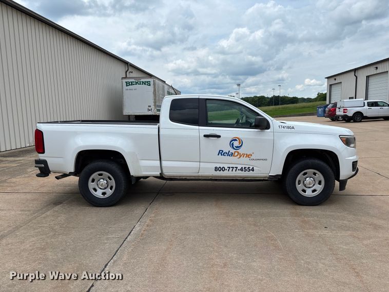 image for item FC5828 2017 Chevrolet Colorado Ext. Cab pickup truck