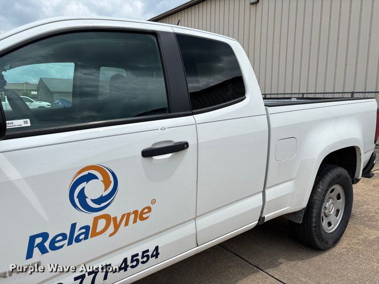 image for item FC5828 2017 Chevrolet Colorado Ext. Cab pickup truck